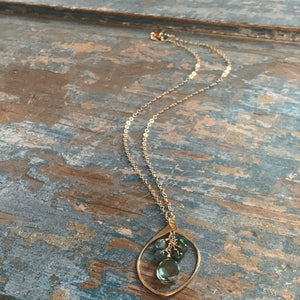 Mystic Necklace | Hammered Pendant with Green Quartz