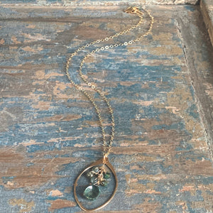 Mystic Necklace | Hammered Pendant with Green Quartz