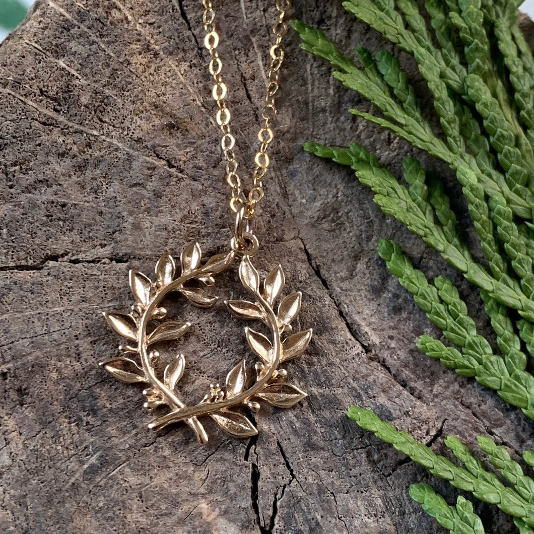 Wreath Necklace