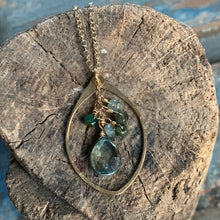 Mystic Necklace | Hammered Pendant with Green Quartz