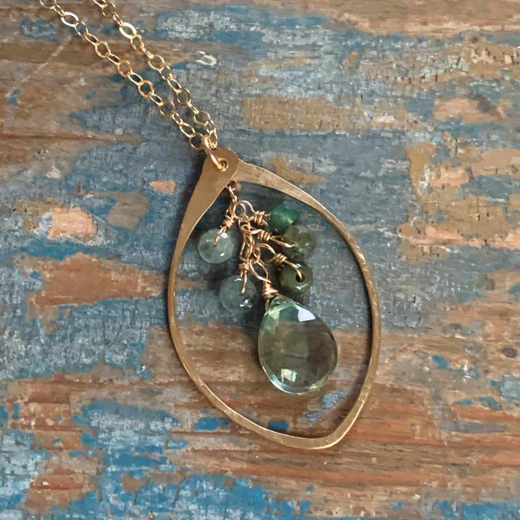 Mystic Necklace | Hammered Pendant with Green Quartz